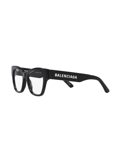 Balenciaga Logo-print Cat-eye Frame Glasses In Schwarz