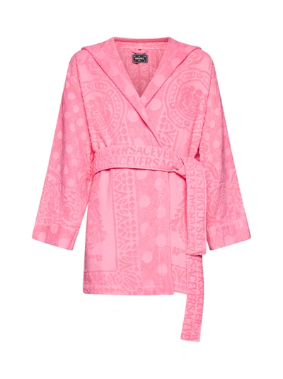 Shop Versace Robe In Flamingo