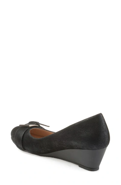 Journee Collection Journee Graysn Wedge Pump In Black