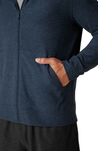 Beyond Yoga Freefit Solid Regular Fit Full Zip Hoodie In Nocturnal Navy