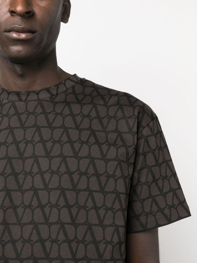 Shop Valentino Toile Iconographe Print T-shirt In Brown