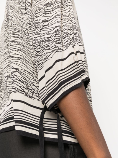 Shop Ibrigu Abstract-pattern Jabot-collar Silk Blouse In Schwarz