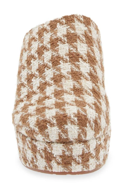Chocolat Blu Gertie Platform Clog In Brown-cream Tweed