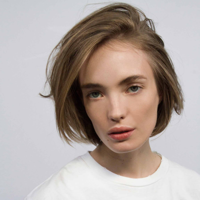 R + Co Trophy Shine Texture Spray In 6 Fl oz