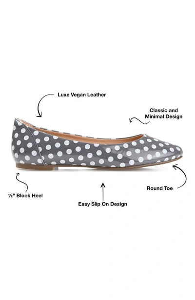 Journee Collection Womens Kavn Medium And Wide Width Comfort Insole Slip On Round Toe Ballet Flats In White Dot
