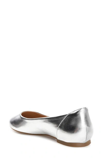 Shop Journee Collection Kavn Ballet Flat In Silver