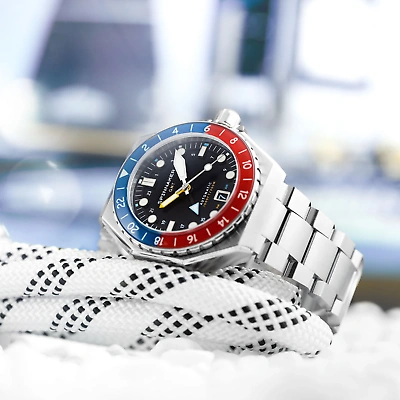 Pre-owned Spinnaker Dumas Gmt Automatic Cobalt Crimson