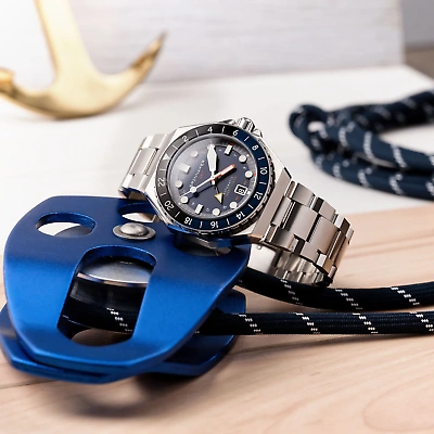 Pre-owned Spinnaker Dumas Gmt Automatic Navy Black