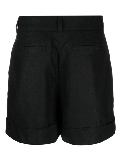 Shop Dkny Pleat-detail Cotton Shorts In Schwarz