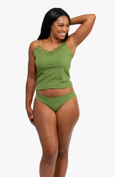 Uwila Warrior Happy Seamless Lace Trim Camisole In Kale
