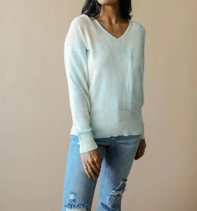 Davi & Dani Heavenly Sweater In Pale Peach & Aqua In Blue
