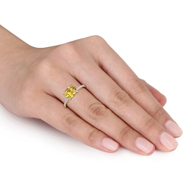 Mimi & Max 1 5/8 Ct Tgw Oval-cut Citrine And 1/10 Ct Tw Diamond Ring In 10k Yellow Gold In Gold