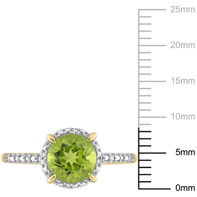 Mimi & Max 1 1/2ct Tgw Peridot Halo Ring With Diamond Accents In 10k Yellow Gold In Green