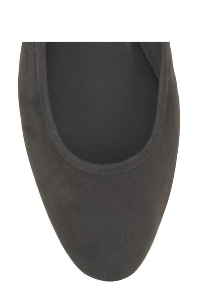 Shop Vince Camuto Minndy Flat In Onyx