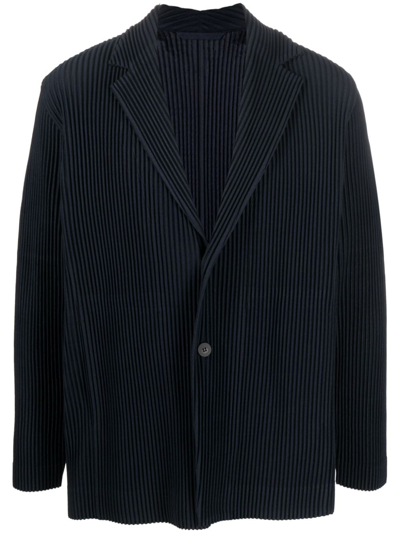 Shop Issey Miyake Pleated Single-breasted Jacket In Blue