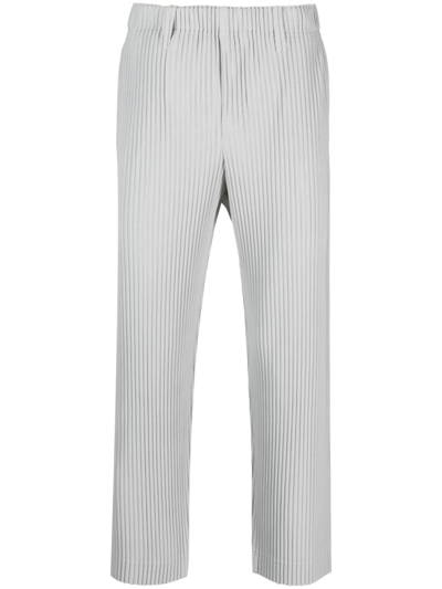 Shop Issey Miyake Low-rise Pleated Cropped Trousers In 灰色