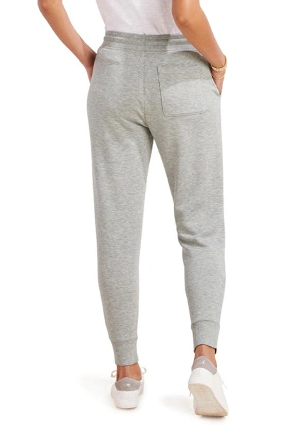 Vineyard Vines Dreamcloth Joggers In Light Gray Heather