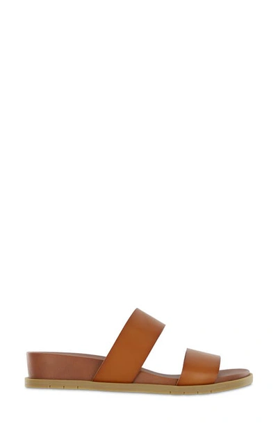 Mia Yelena Slide Sandal In Cognac