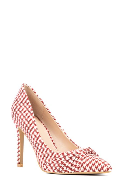 New York And Company Monique Twist Pump In Wine Pattern