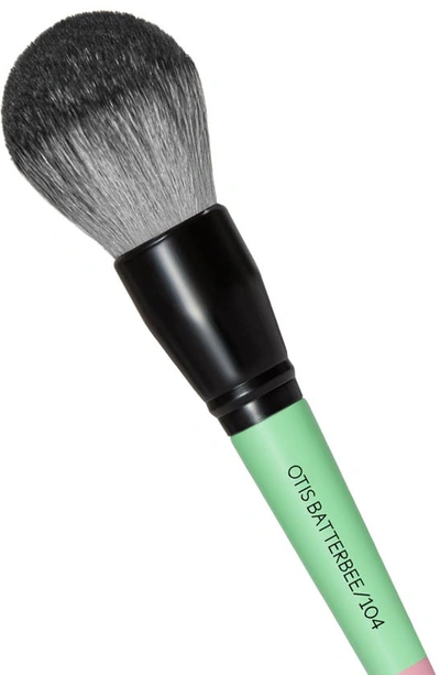 Shop Otis Batterbee Ultimate Face Brush 104 In Verde