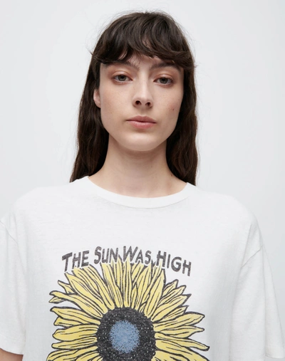Shop Re/done 90s Easy "sunflower" Tee In Vintage White