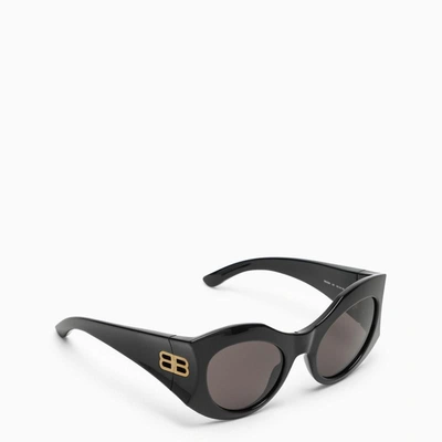 Shop Balenciaga Hourglass Sunglasses In Black