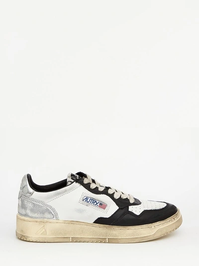 Shop Autry Medalist Low Super Vintage Sneakers In Black/silver