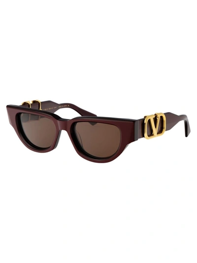 Shop Valentino Garavani Sunglasses In 103b Bdx - Gld