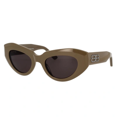 Shop Balenciaga Sunglasses In Brown