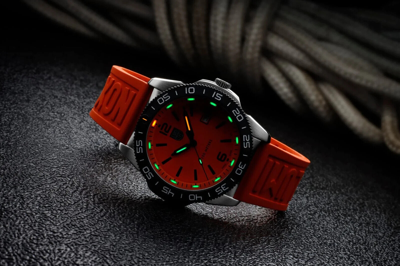 Pre-owned Luminox Pacific Diver Orange Dial Rubber Band Watch Xs.3129 Sapphire Crystal