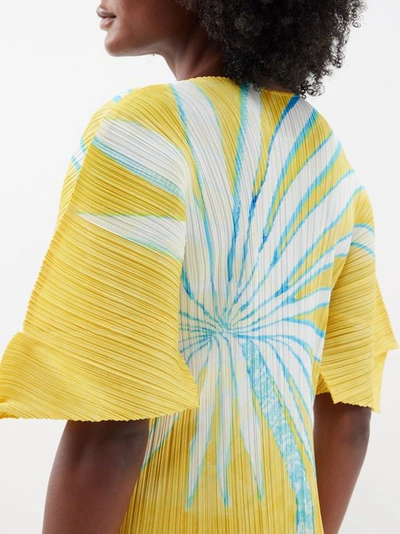 Issey Miyake Palm-print Technical-pleated Midi Dress In Yellow