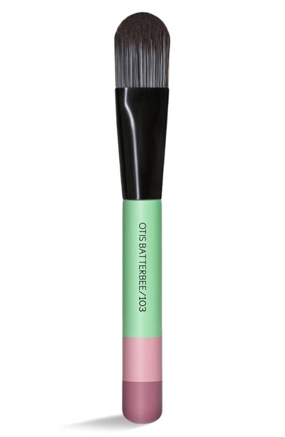 Shop Otis Batterbee 103 Foundation Brush In Verde