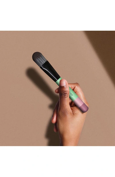 Otis Batterbee 103 Foundation Brush In Verde