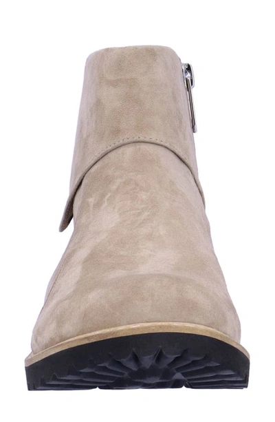 L'amour Des Pieds Romila Bootie In Taupe