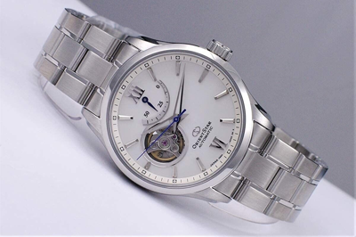 Pre-owned Orient Automatic Self-winding Wristwatch For Men - Re-at0003s00b