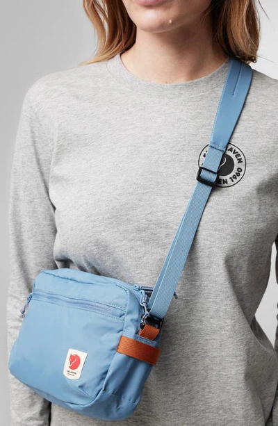 Fjall Raven Dawn Blue 543 High Coast Crossbody Bag In Dawn Blue