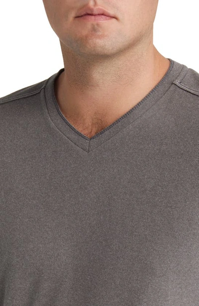 Shop Tommy Bahama Morro Bay Long Sleeve V-neck T-shirt In Fog Grey