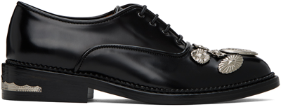 Shop Toga Black Embellished Oxfords In Aj1305 -black Polido