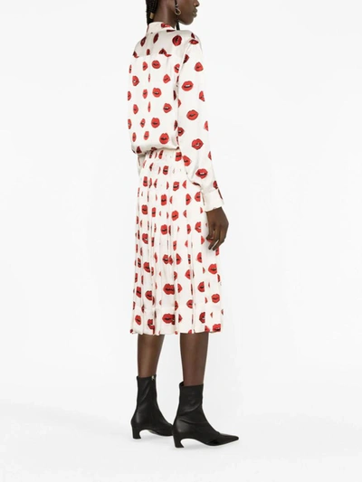 Shop Khaite Skirt In Cream Red
