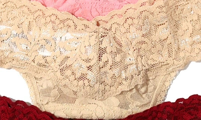 Hanky Panky 5 Pack Low Rise Signature Lace Thongs In Printed Box In Pink/ Sand/ Fine/ Dusk/ Dcob