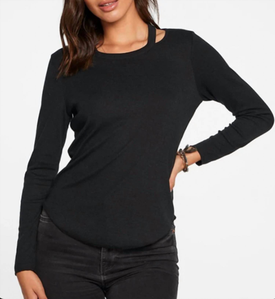 Chaser Rib Vented Shoulder Long Sleeve Tee In True Black In Black