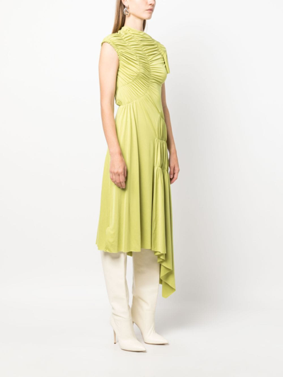 Victoria Beckham Ruched Asymmetric Midi Dress In Grün