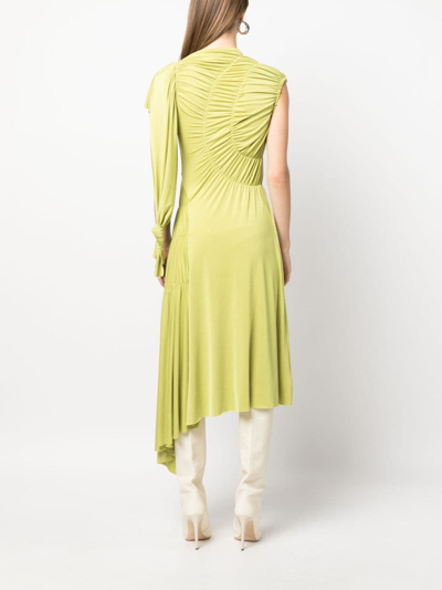 Victoria Beckham Ruched Asymmetric Midi Dress In Grün