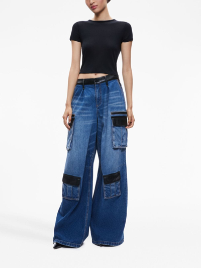 Shop Alice And Olivia Joette Low-rise Cargo Jeans In Blau