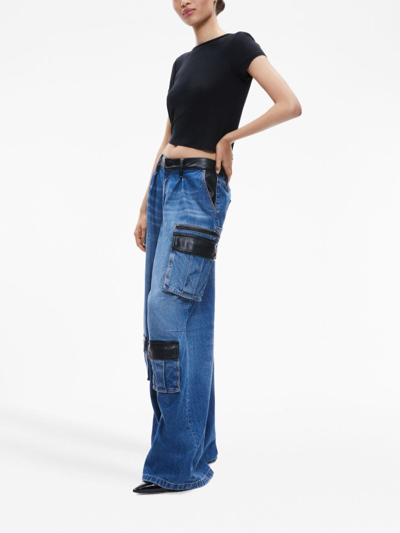 Shop Alice And Olivia Joette Low-rise Cargo Jeans In Blau