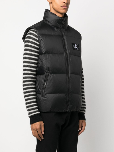 Calvin Klein Logo-patch Padded Gilet In Schwarz