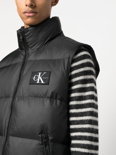 Calvin Klein Logo-patch Padded Gilet In Schwarz