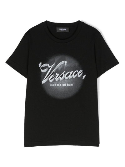 Shop Versace Logo-print Cotton T-shirt In 黑色