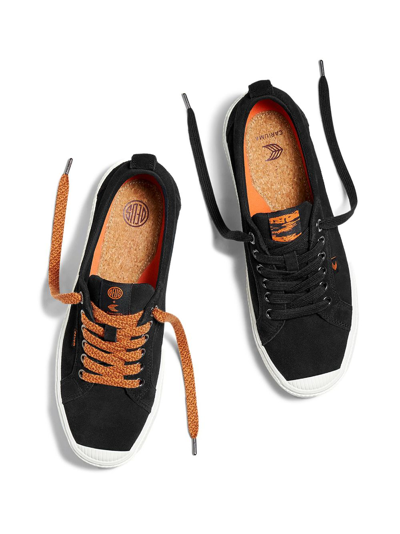 Cariuma Oca Low Deus Black Suede Sneaker Men In Black