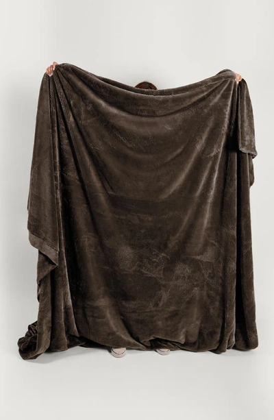 Unhide Cuddle Puddles Plush Throw Blanket In Chocolate Hare